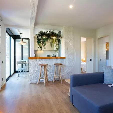 Comodo Cerca De Park Gueell Apartment