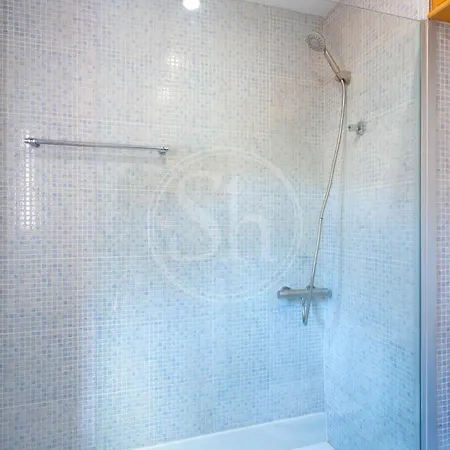 Comodo Cerca De Park Gueell Apartment *